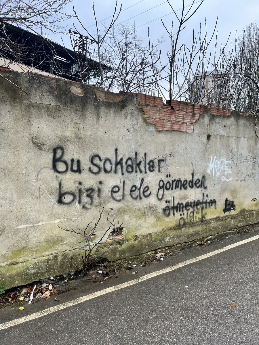 gmzulker's tweet photo. E hemen ölmüşsünüz (8 sene) https://t.co/C0XxALA0YQ