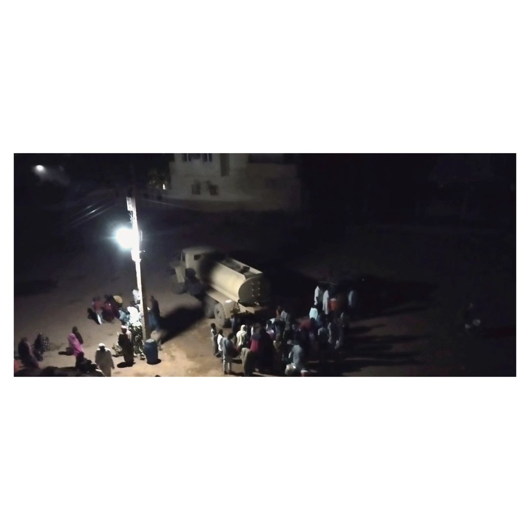 Kararirev's tweet photo. leading some to use potentially unsafe wells for drinking water and search for any sources of water, even over long distances.

#KeepEyesOnSudan 
#Talkaboutsudan 
#انقذوا_السودان 
#امدرمان_عطشت https://t.co/lKucmRkwxY