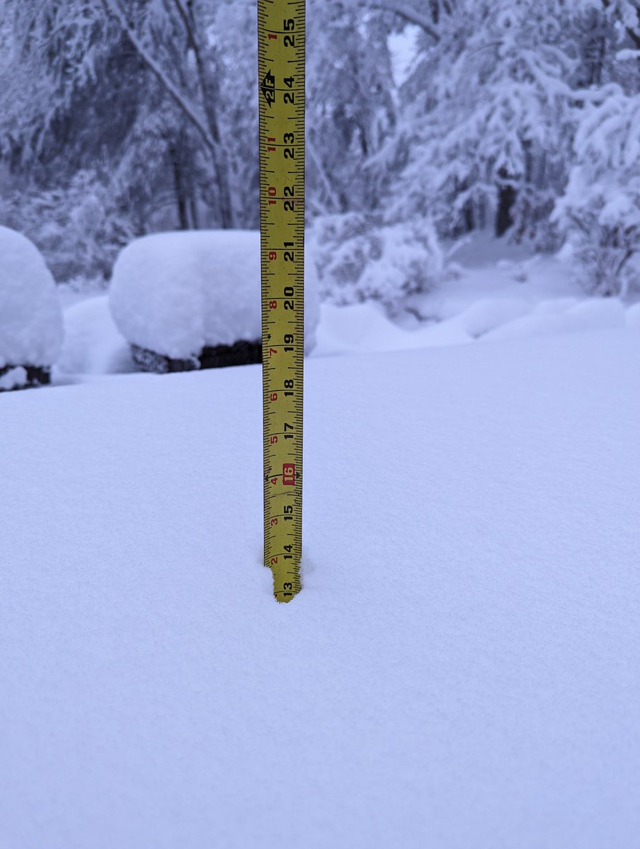DM99Boston's tweet photo. @KevinBoston25 @ericfisher winding down but solid 14" in Georgetown https://t.co/0RuHoPnLm2