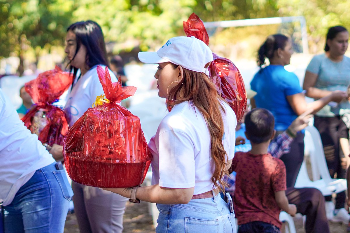 NI_LaUnion's tweet photo. Mañana alegre, los residentes de Meagueyera, en Intipucá.📍

Chicos y grandes disfrutaron en familia de diferentes actividades donde se divirtieron y rieron más que nunca. Y eso es una alegría para nosotros. 🩵 https://t.co/pFIv0Hgw3I