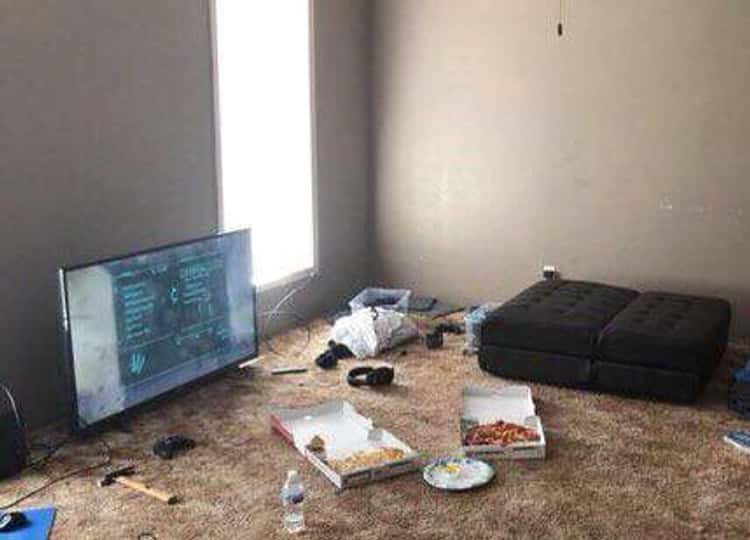 ChronicallyHill's tweet photo. I just realized that “Mens Living Spaces” is really giving Montessori Teaching Method. Good for them https://t.co/YHyZSunOf6