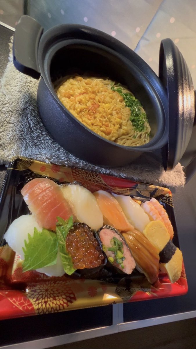 hiro1680413's tweet photo. 🇯🇵 sushi and soba🍣🍜 https://t.co/rdwBdjAyPG