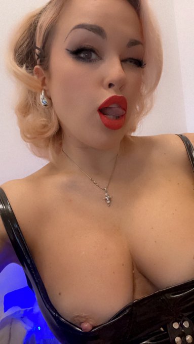 On #mistress https://t.co/CAxMdp9JvB<a href="/tag/mistress"class="tags">#mistress</a>