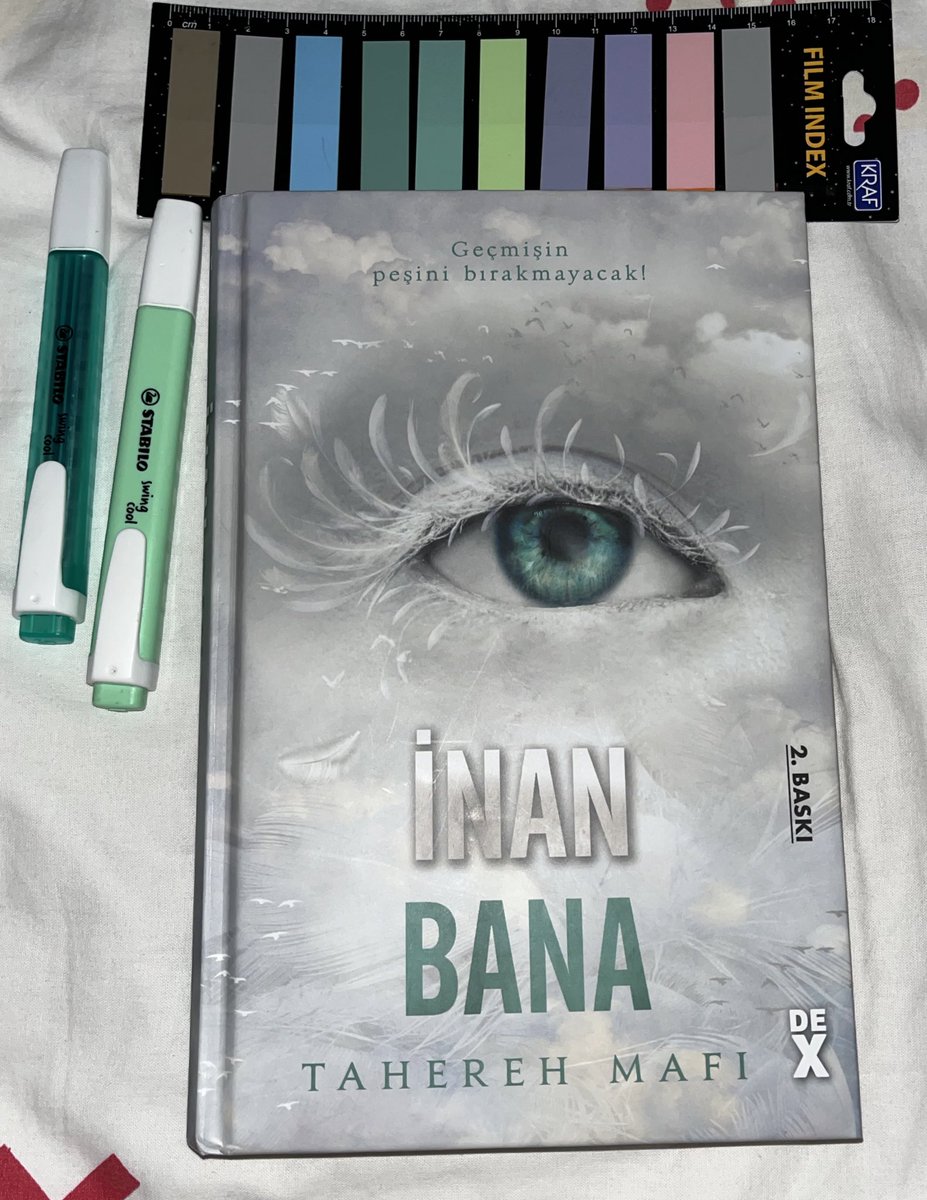 silverforkrm's tweet photo. İnan Bana 5/5 || 💔🧠💉 #kitapyorumu #inanbana #restoreme
Bu kitabın iyi bitmeyeceğinin ve karanlık, gizemli bir kitap olduğunun farkındaydım çünkü üçüncü kitap çok tuhaf bir şekilde mutluluk, olumlu olaylarla doluydu. https://t.co/FWcEt4ctNE