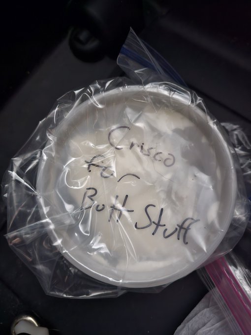 Important to denote if it's crisco for cooking or crisco for fisting imho https://t.co/z0tOn0o6Ed