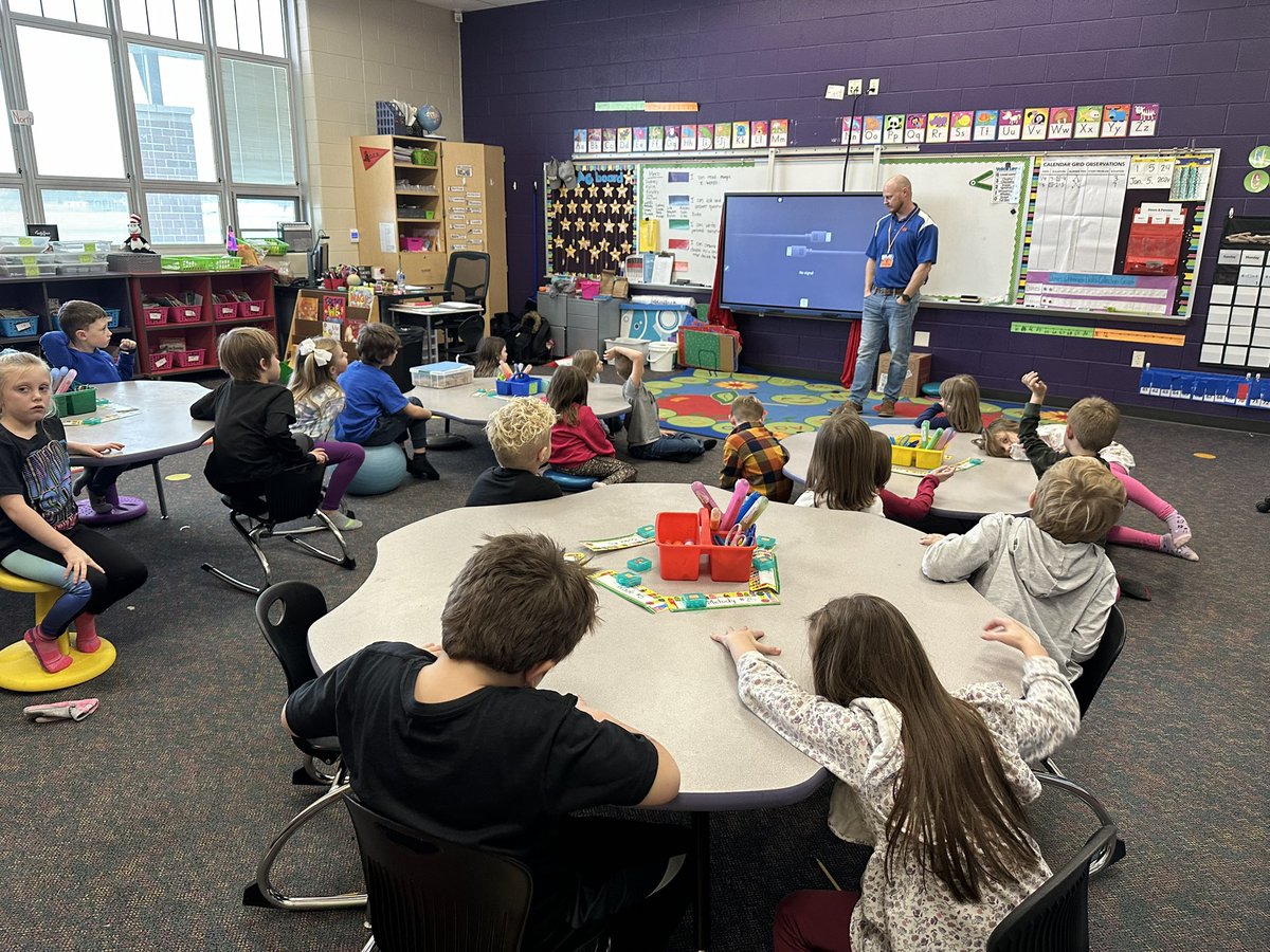 HenckKendra's tweet photo. Thank you to Nora’s dad for teaching us about what it’s like to be a Project Manager. We have started our career explorations and we are so excited to learn about more of our parent careers! 
#otsegoknights https://t.co/GkZUsffoay