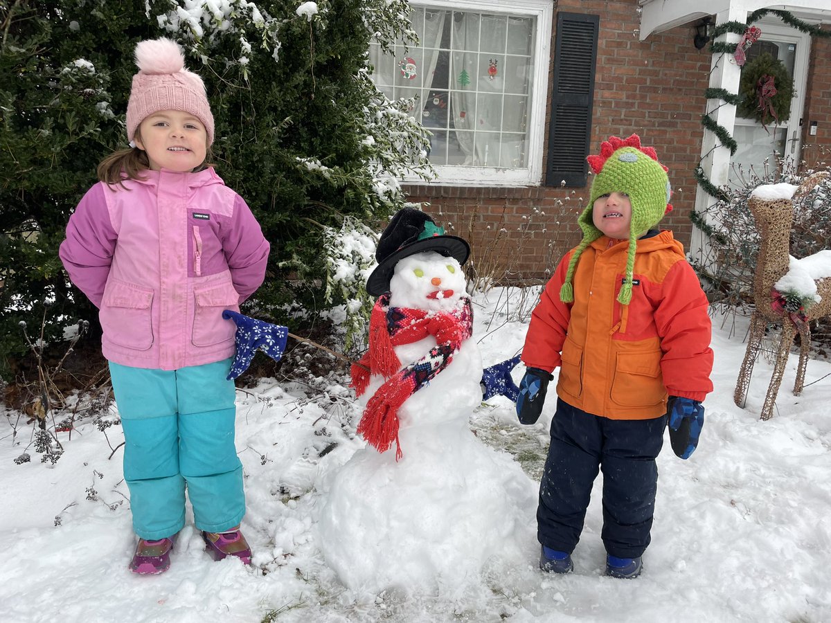 Perfect snow for building and playing! Our kids even figured out how to roll snow balls! A picture perfect snow day! Thanks @ryanhanrahan and @NBCConnecticut ❄️