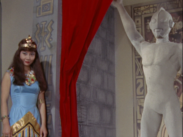 ウルトラマン 「ノアの神です…此の青い石が、此の町をアントラーから