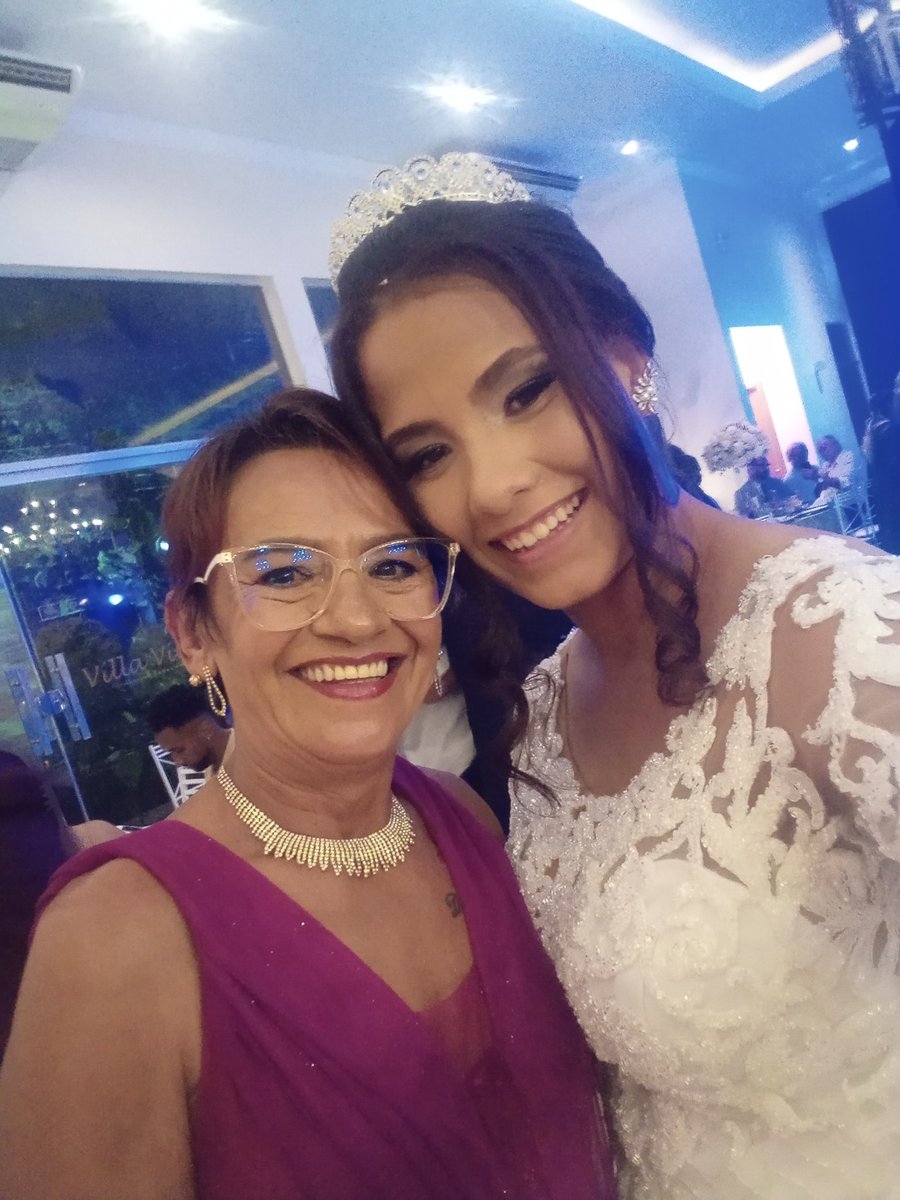 Lindevangg's tweet photo. Beautiful bride 💐❤️🤍 https://t.co/vMbHMHJdHL