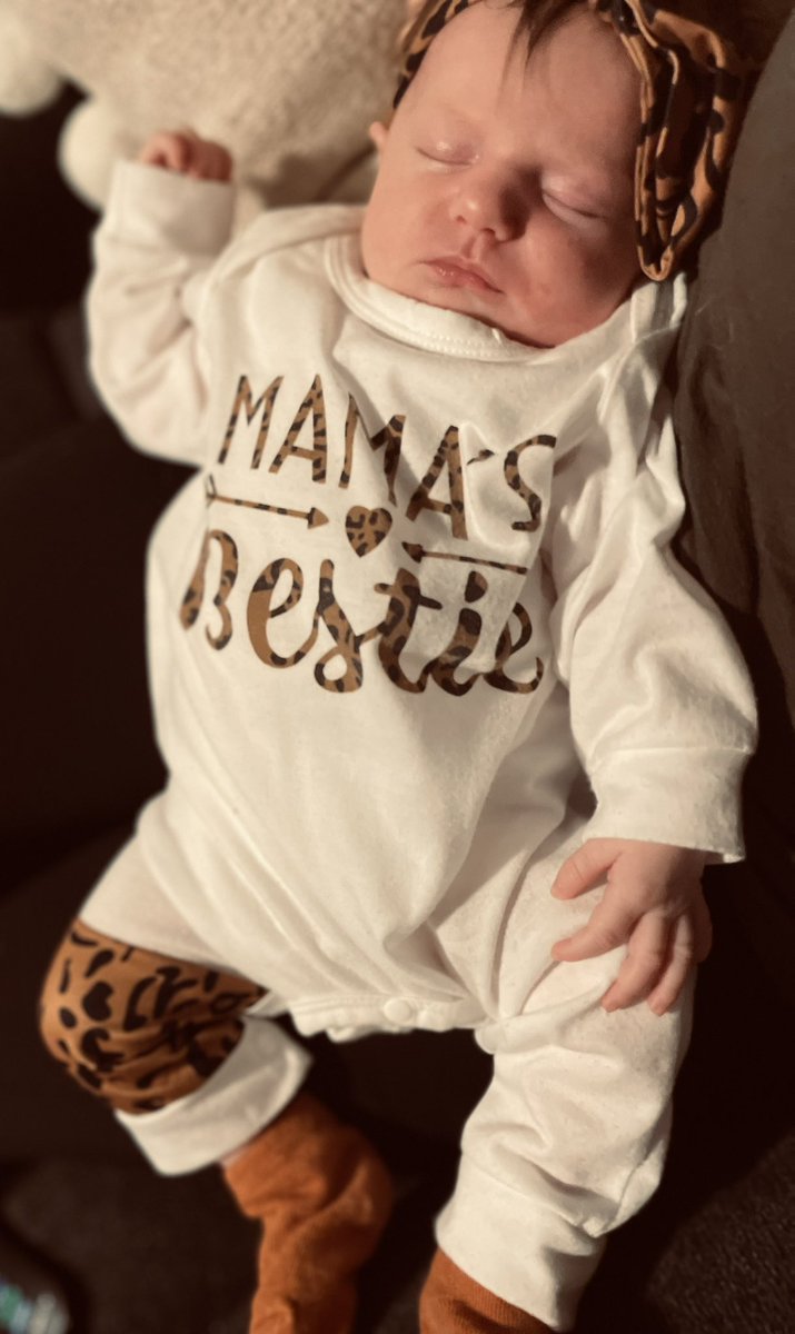 queensavvs's tweet photo. Just realized twitter hasn’t seen baby girl yet, meet Athena Renee 💗 https://t.co/qZh9Dy9qzH