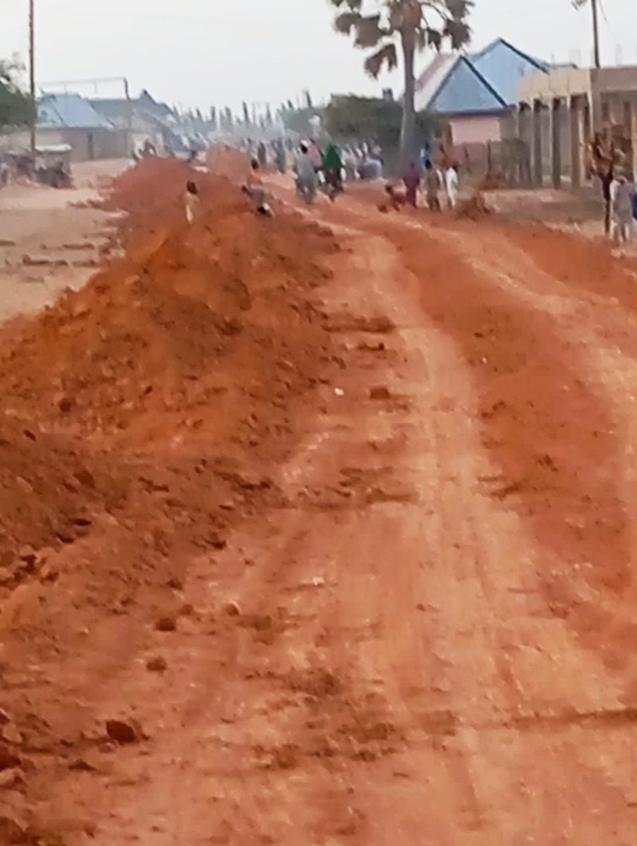 Gov @ubasanius 
 ’s transformation agenda is not just on paper. This is an ongoing construction of a 10 km road in Takalafiya, Soba LGA. It is one of the many projects across the state as part of the Governor‘s rural transformation agenda. 

#KadunaRuralTransformation