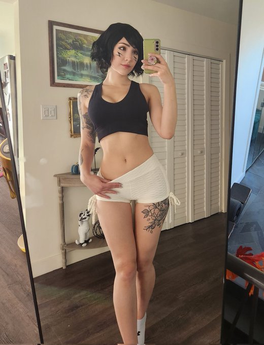 Watch out for the kitty in the back doing a scare 🫣 https://t.co/HnWpteoDEz