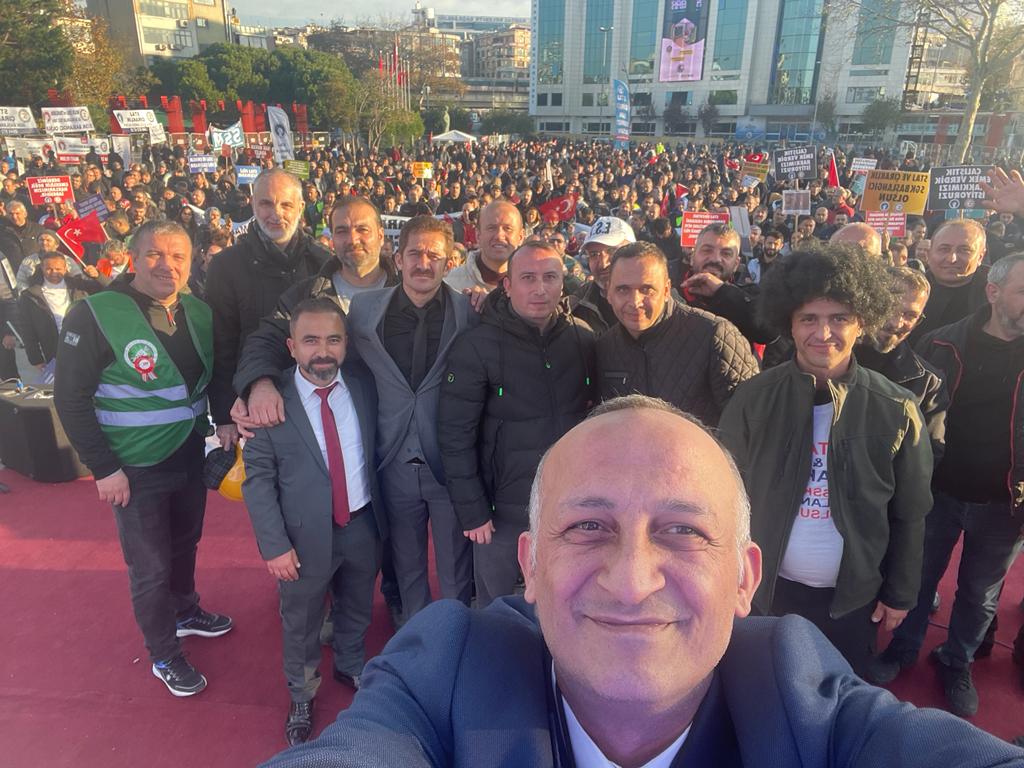 Zamanı geldiğinde "GEREK BASIN AÇIKLAMASI,GEREKSE MİTİNG OLDUĞUNDA EN ÖNDE BEN OLACAĞIM " demişti.
<a href="/CirakStajFED/">STAJ VE ÇIRAKLIK SİGORTASI MAĞDURLARI FEDERASYONU</a> başkanımız 
Sayın @muratsmm bey e bu konuda en önde olduğu için çok teşekkür ediyoruz

Yerel Seçimden Önce
#3308SayılıYasaDeğişsin