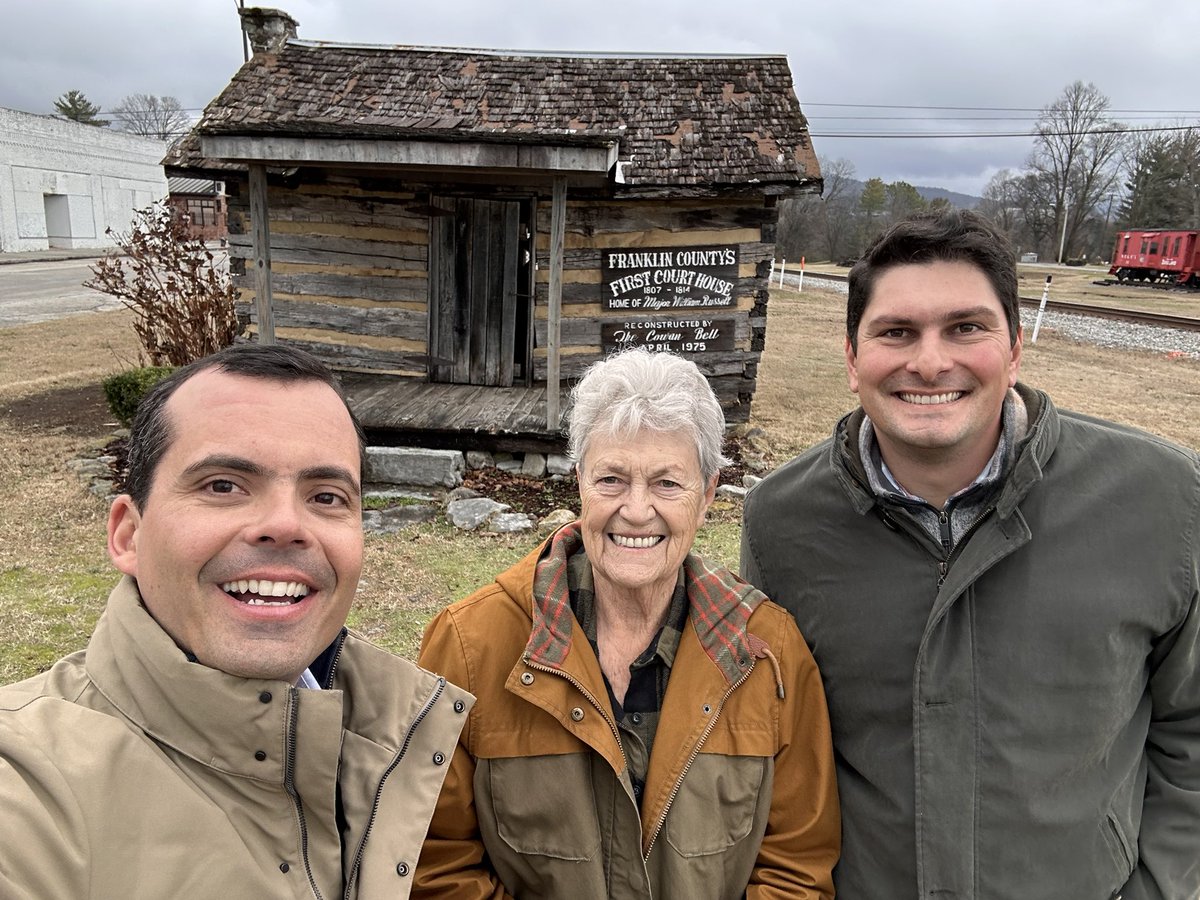 PedreiraBC's tweet photo. On the way to the #AFGC Annual Meeting, Dr. Marcelo Wallau and I stopped by for a “giant” farm visit with Dr. Vivien Allen! There are no words to describe it. We also asked her to answer a few questions… I can't wait to have it edited and online. Watch out!
#forage #beef https://t.co/so9o6rVPSz