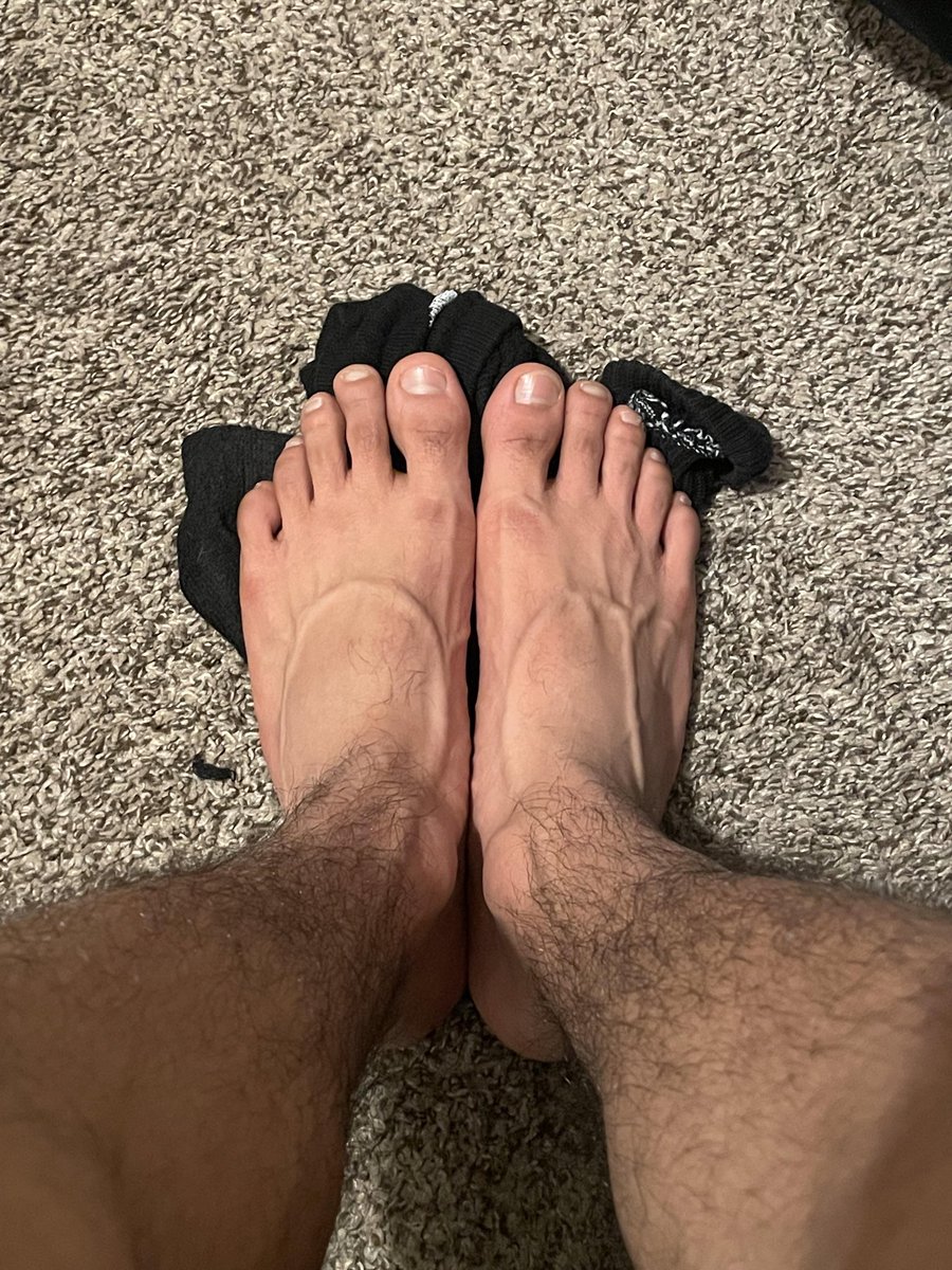 KingTO102's tweet photo. These feet need a good massage after a long day of hiking. 🦶🏻💦 https://t.co/3UOHwopHlw