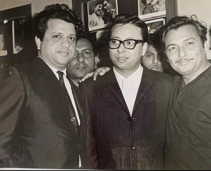 SJFansAssnCal's tweet photo. Look at the admiration in eyes of #RDBurman for #Jaikishan of #ShankarJaikishan duo. #MadanMohan is also in the frame.
Photo courtesy #NNSippyProductions and #PraveshSippy https://t.co/TIW6eK7eWM