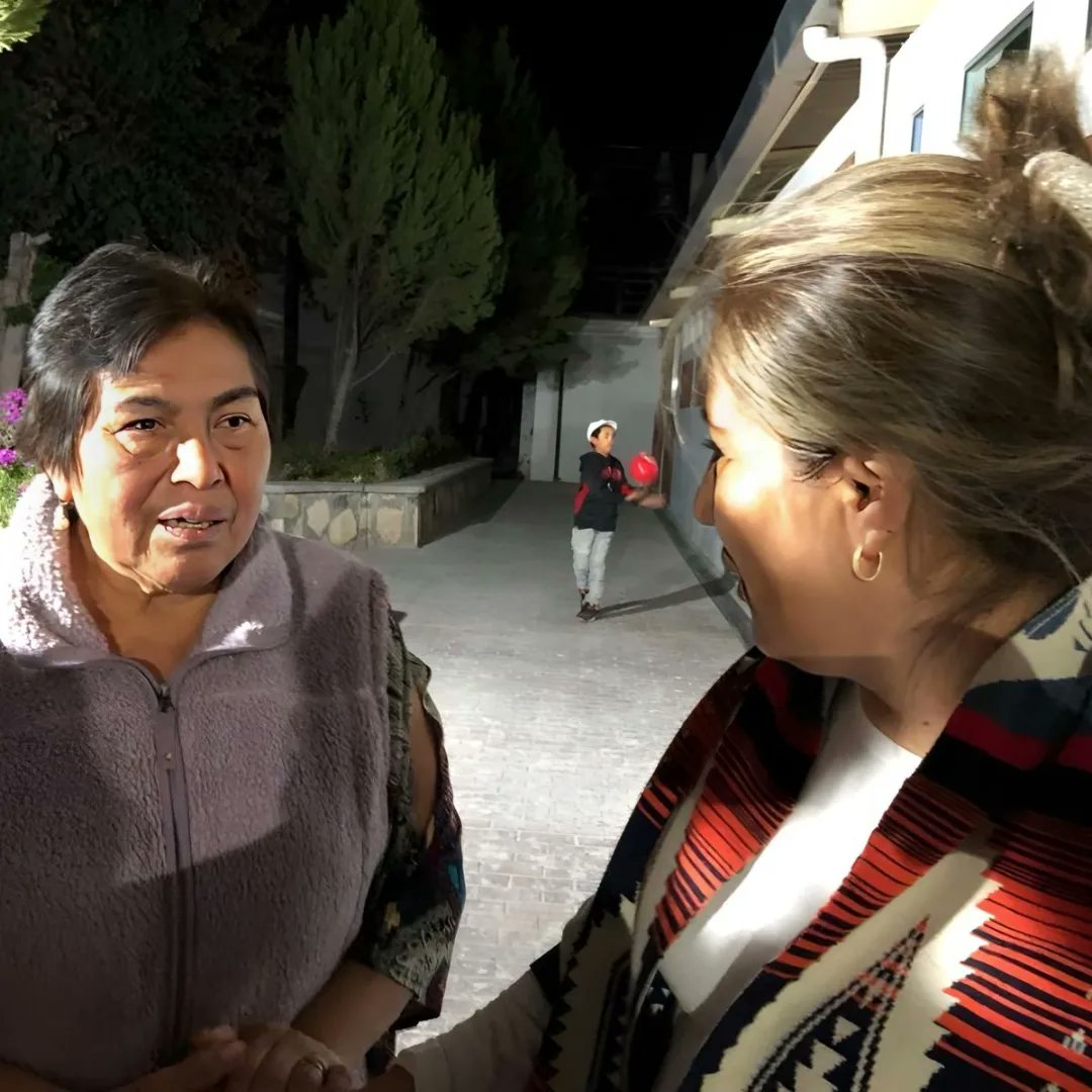 LoreCastilloLop's tweet photo. Que gran momento vivimos el 6 de Enero en la partida de Rosca y con la visita de los Reyes Magos en la parroquia de San Pedro de Cuayuca de Andrade.
Gracias a todos por acompañarnos.
#Puebla #Cuayuca #todosconlore https://t.co/BrohO4zOaY