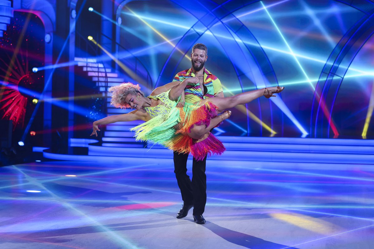 laura_nolan's tweet photo. Week 1 SALSA 🎉🔥

What an INCREDIBLE way to start the show! So proud of @shanequigleymurphy for an EPIC performance and all his hard work. 🤩

Text SHANE TO 53125 your support would mean the world 😘

BRING ON WEEK 2. We are READY!!! 👏🏼🪩✨ 

#dwtsirl #salsa #dance #dwts https://t.co/i18PRQHFwU