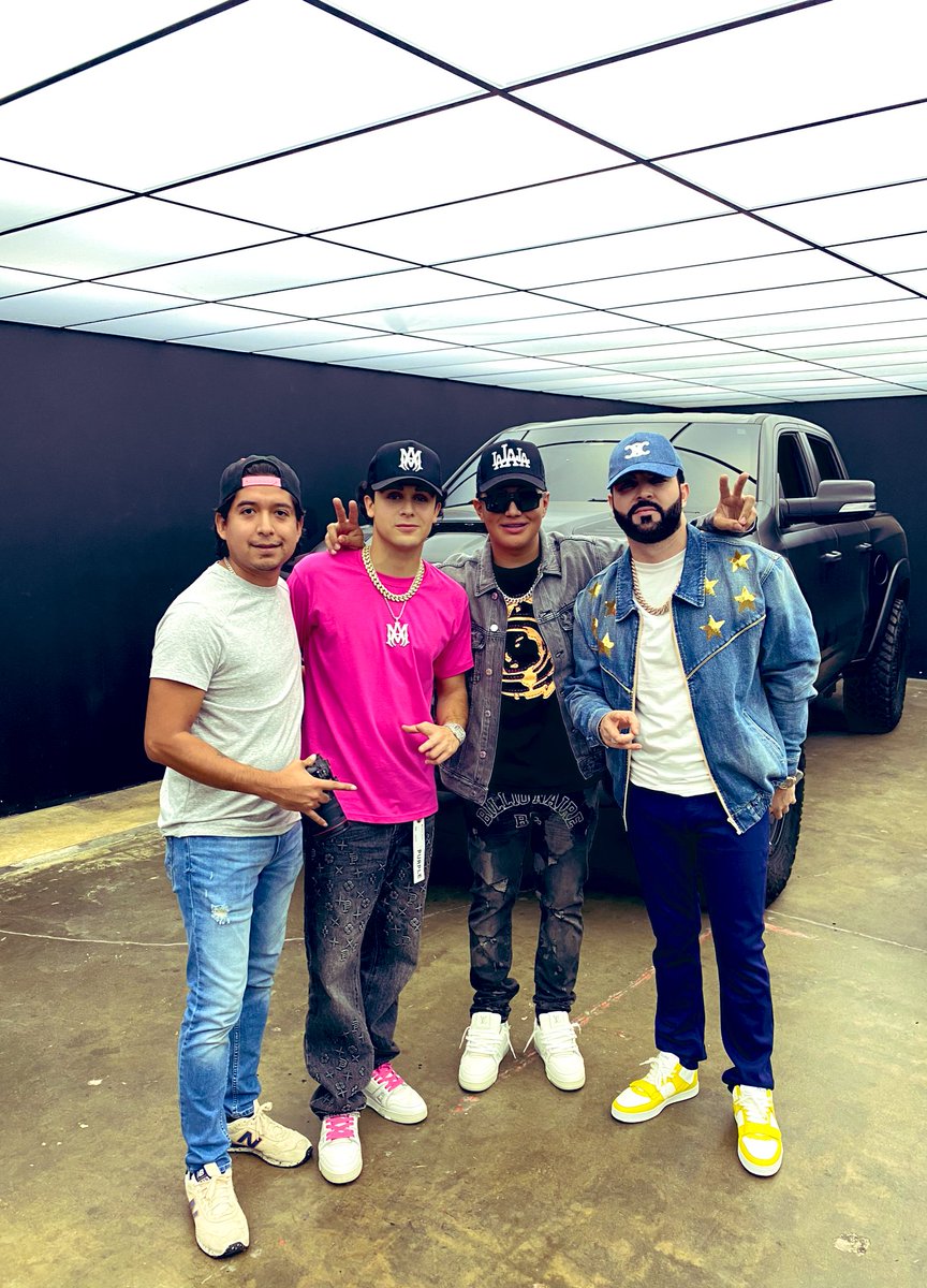 logarc_'s tweet photo. Fotos para 
Tito Código FN Kevin Ortiz Alex Favela

En la grabación del video (Al Vergazo) 

#logarc #fotografia #artis https://t.co/a0znO1Z8fw