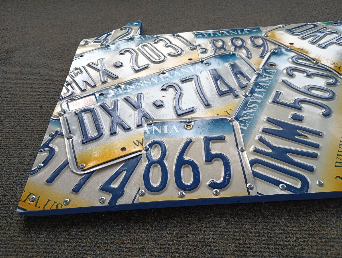 deboherb99's tweet photo. Custom Pennsylvania map piece. #licenseplatestuff #recycledlicenseplates #licenseplateart #art #pennsylvania #PA #custommade #licenseplates https://t.co/skcPNhRbE7