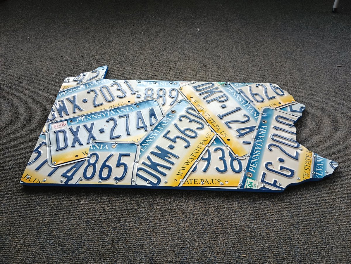 deboherb99's tweet photo. Custom Pennsylvania map piece. #licenseplatestuff #recycledlicenseplates #licenseplateart #art #pennsylvania #PA #custommade #licenseplates https://t.co/skcPNhRbE7