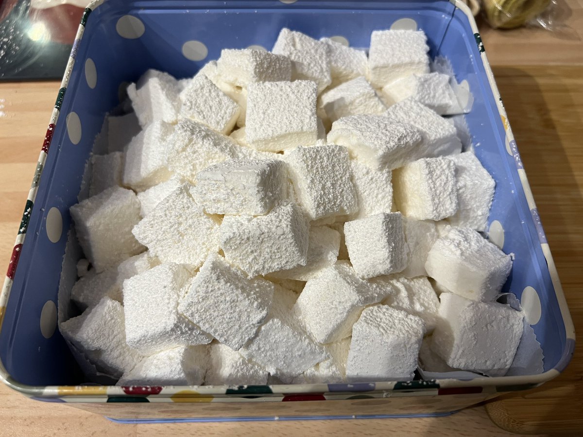 TylaGlasBees's tweet photo. And here’s the finished product 

OMG These marshmallows feel so light and taste so much better than shop bought ones 

#homemade #homemadeisbest #homemadefood #homemadedesserts #marshmallow #marshmallows https://t.co/rr6Kjb8LLD