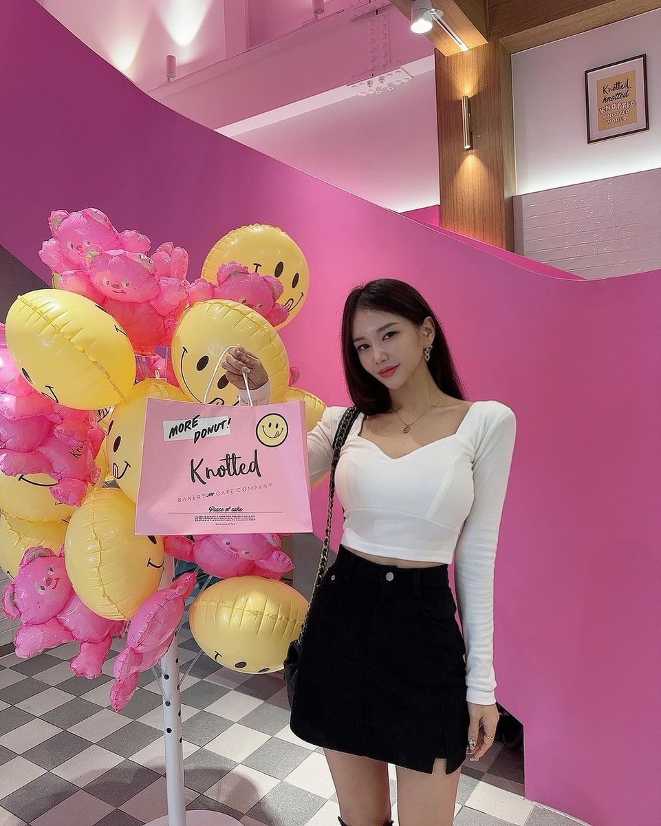 Even if the line is long, get in line. I was perfect #2 and was lucky enough to get in without waiting!