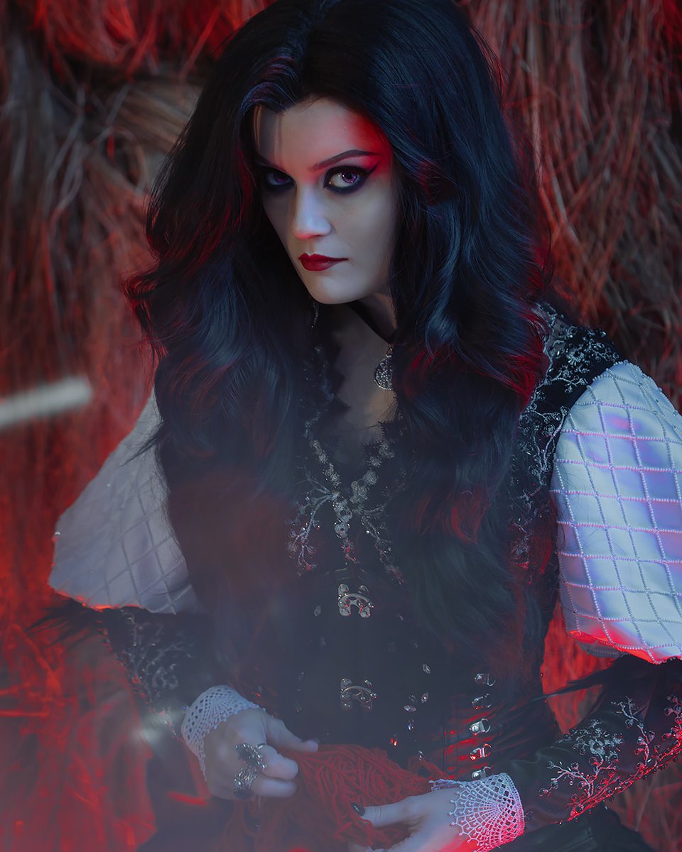 Insane__Moon's tweet photo. Yennefer of Vengerberg by me
Ph: @AsterShade 

I am a sorceress, Geralt. The power I have over matter is a gift. A gift for which I am paying. I paid for it... With everything I had. There is nothing left.

#yennefer #witcher https://t.co/8WbyggZNRk