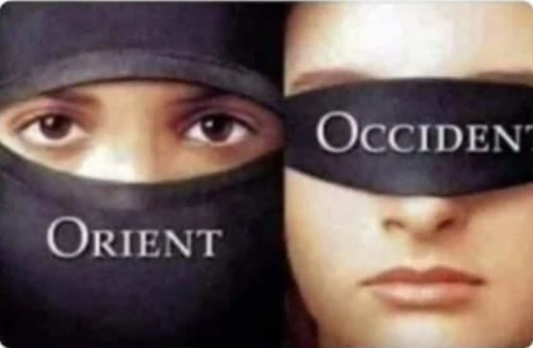 Capitana_espana's tweet photo. El fotógrafo que hizo este montaje debería recibir el Oscar a la lucidez y la síntesis, el Nobel a la verdad.
¡TODO está dicho en esta fotografía!
Un tipo de civilización avanza con el rostro enmascarado... Y el otro, ojos ocultos, no ve venir nada.

Desconozco el autor. https://t.co/LENArsD7Vw