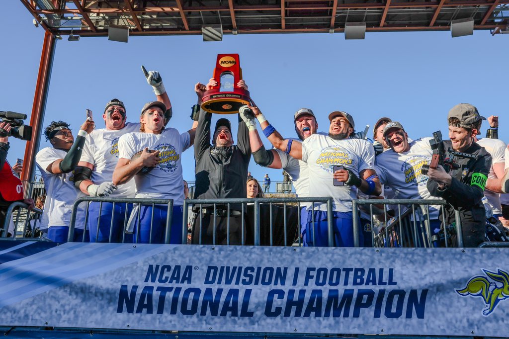 South Dakota State University tweet media