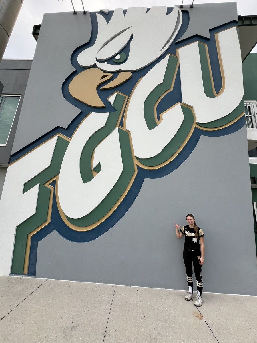 Faith_Shirbroun's tweet photo. Got the opportunity to attend the @FGCU_Softball camp today!! Thank you to @FGCUSBDeiros @CoachCat10 and Coach Radke for hosting an amazing camp, as well as thank you to all the players!!! I loved all the coaches and their energy! Even hit a dinger in the scrimmage! https://t.co/bUR9YXAShc