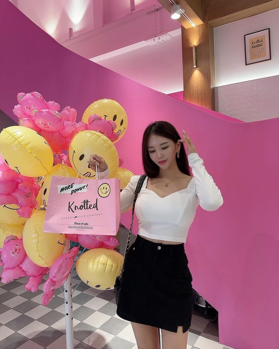 Even if the line is long, get in line. I was perfect #2 and was lucky enough to get in without waiting!