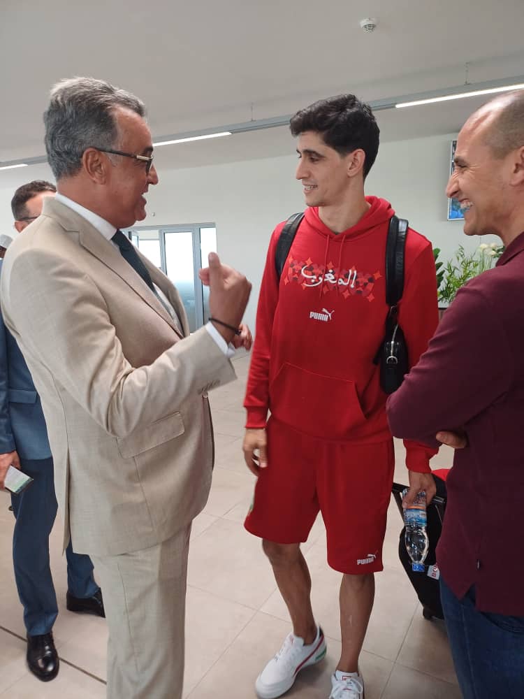 AMKETTANI's tweet photo. Merci à SEM Amadou Koné, Ministre des Transports pour sa présence et son soutien. Toute ma reconnaissance à l'équipe de la CAF, du COCAN et aux differentes autorités de Côted'Ivoire qui ont assuré un accueil efficace, rapide, et chaleureux à l'équipe du Maroc.
#CAN2023
#FMRF https://t.co/zIGXwU1oNn