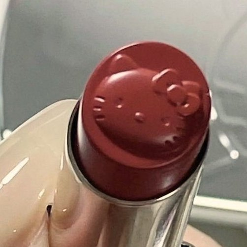 lovesickdoe's tweet photo. hello kitty lipstick https://t.co/X6xGRhtuW6