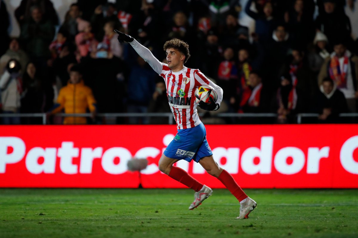 🎯🔴⚪️ Marc Prat, que ha anotado el 2-3 para el Barbastro, en directo en <a href="/carrusel/">Carrusel Deportivo</a>

💭 "Lo tenía muy claro: sabía que la iba a romper y que la iba a meter"

💪 "Hemos creído que podíamos empatar porque hemos hecho una gran segunda mitad"

🇳🇱 "Me he cogido la camiseta de De Jong"