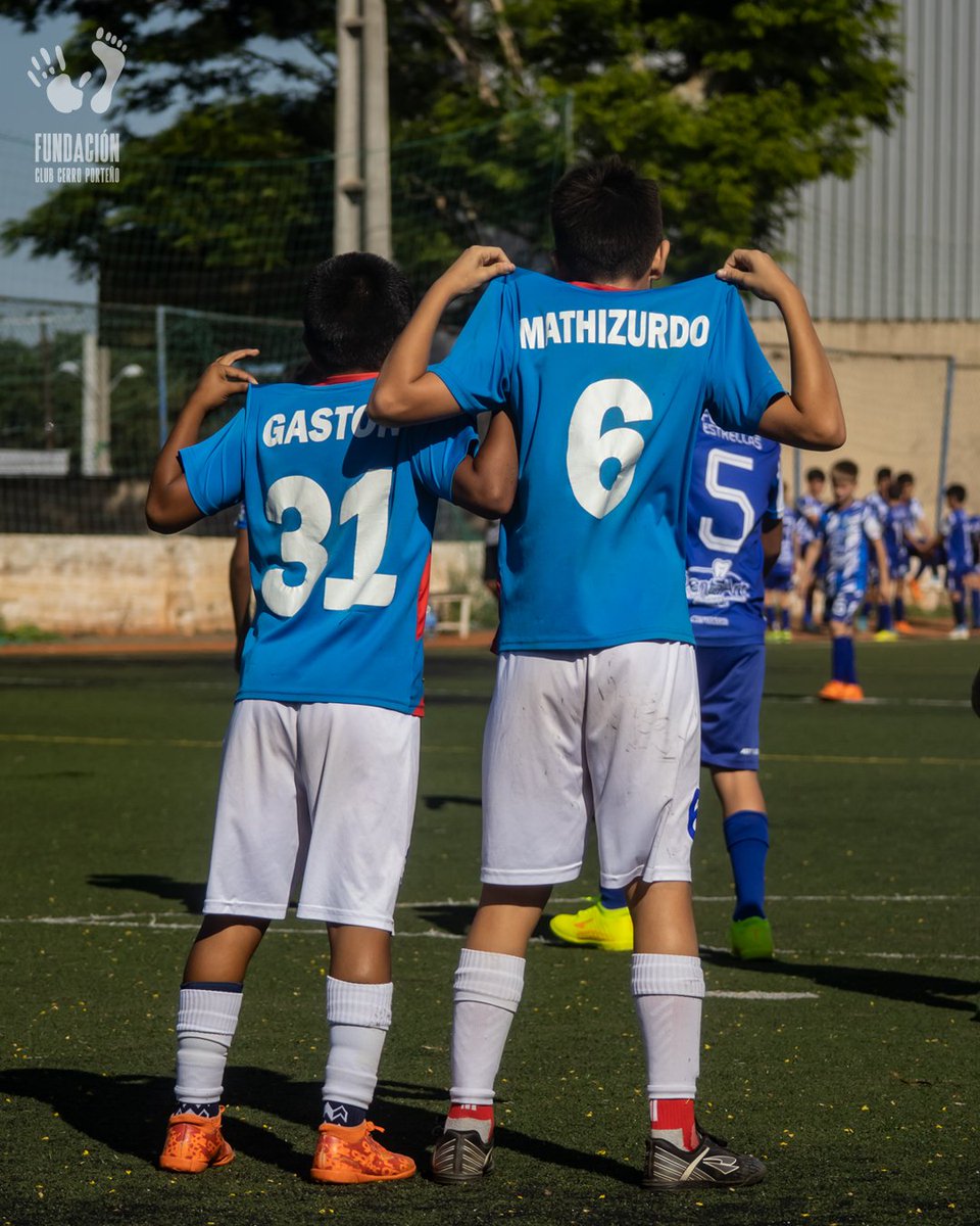 FCCPoficial's tweet photo. #KuarahyCup2024🏆🔵 | Categoría 2012

Cerro Porteño derrotó 4-3 a Futuras Estrellas por la 2da. fecha del Torneo Kuarahy 2024, los tantos fueron convertidos por Enzo Bello (2), Dylan Garcia y Gaston Medina 🌪

#FundaciónCCP🔵🔴 https://t.co/gNIOi5IP6v