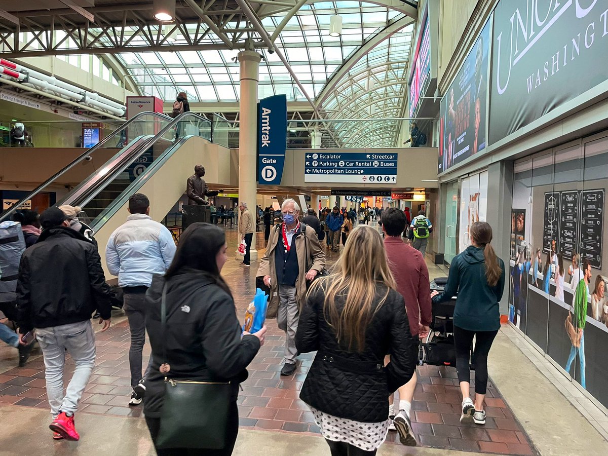 yitgordon's tweet photo. Just 39 hours till cult fried chicken chain Raising Cane’s opens and Union Station is already back, baby! Throw a Tatte in and this will be America’s busiest train station in no time! https://t.co/mSZmKjVBhF