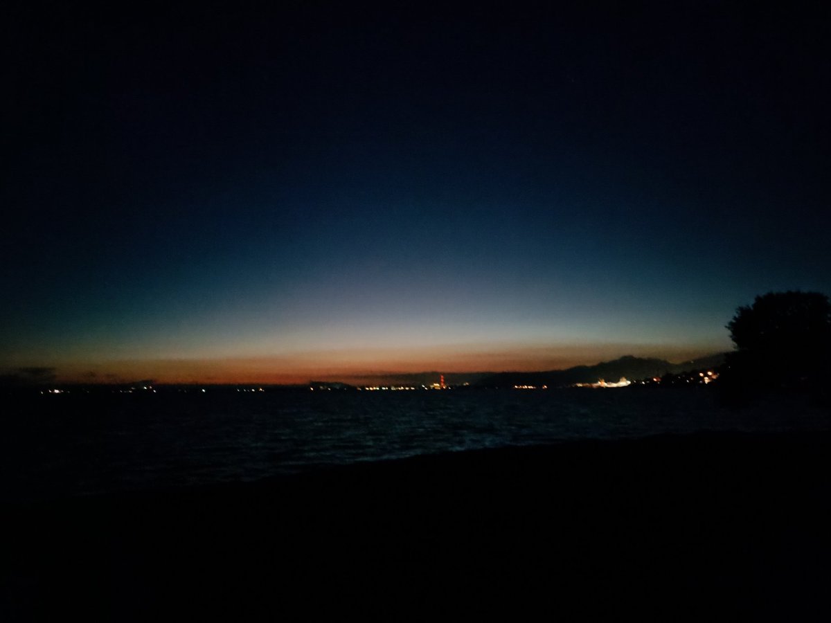 Perché mi hai lasciato alla deriva per così tanto tempo senza di te? Sono quasi morto... senza la tua essenza, la tua assenza mi ha quasi ucciso! la mia anima ti appartiene... perché solo tu mi svegli.
#seilamevavita