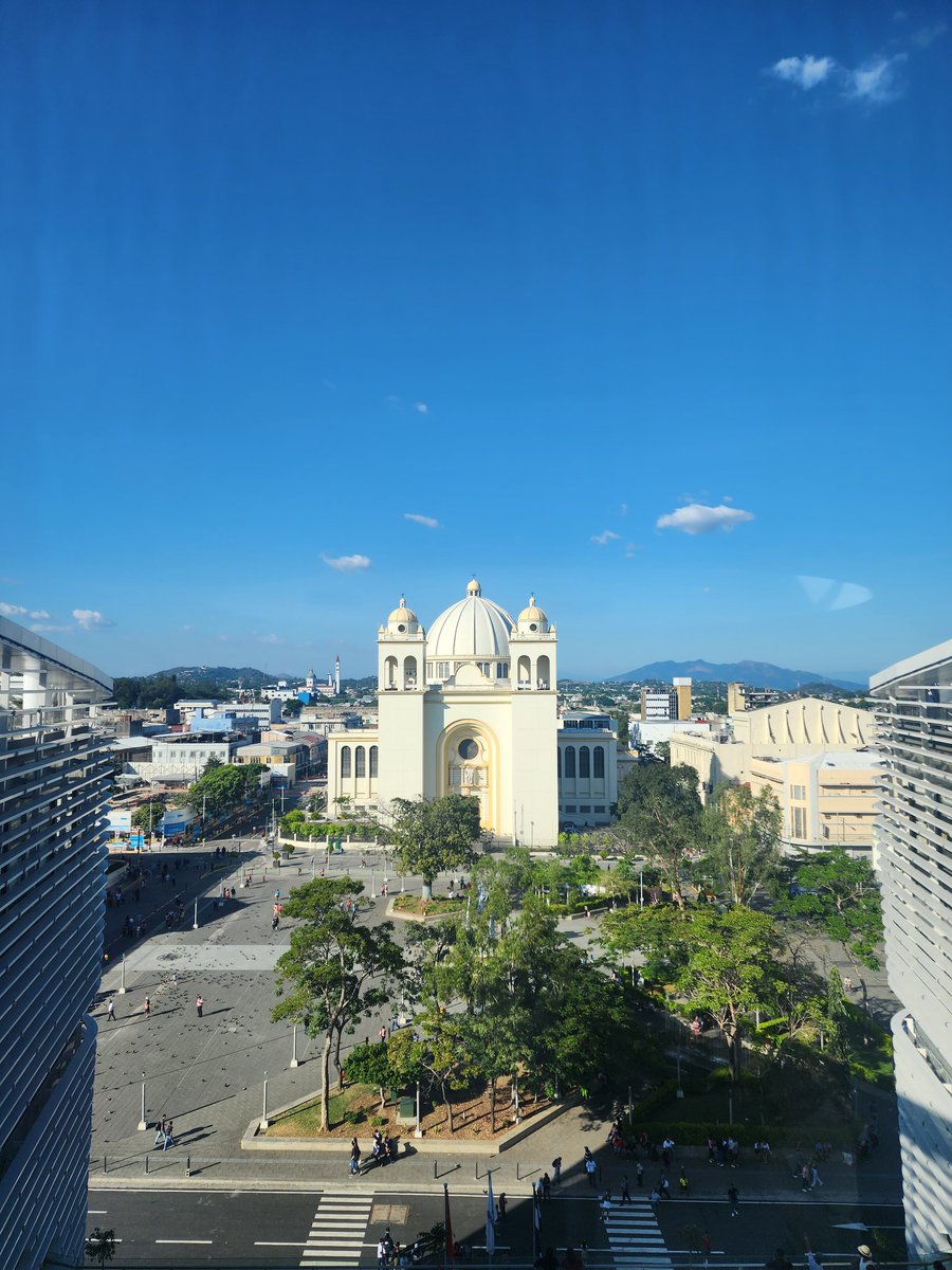 ailicecBP's tweet photo. Biblioteca Nacional de El Salvador - BINAES, les recomiendo visitarla! Un orgullo para nuestro país https://t.co/PXxVUkQfZx