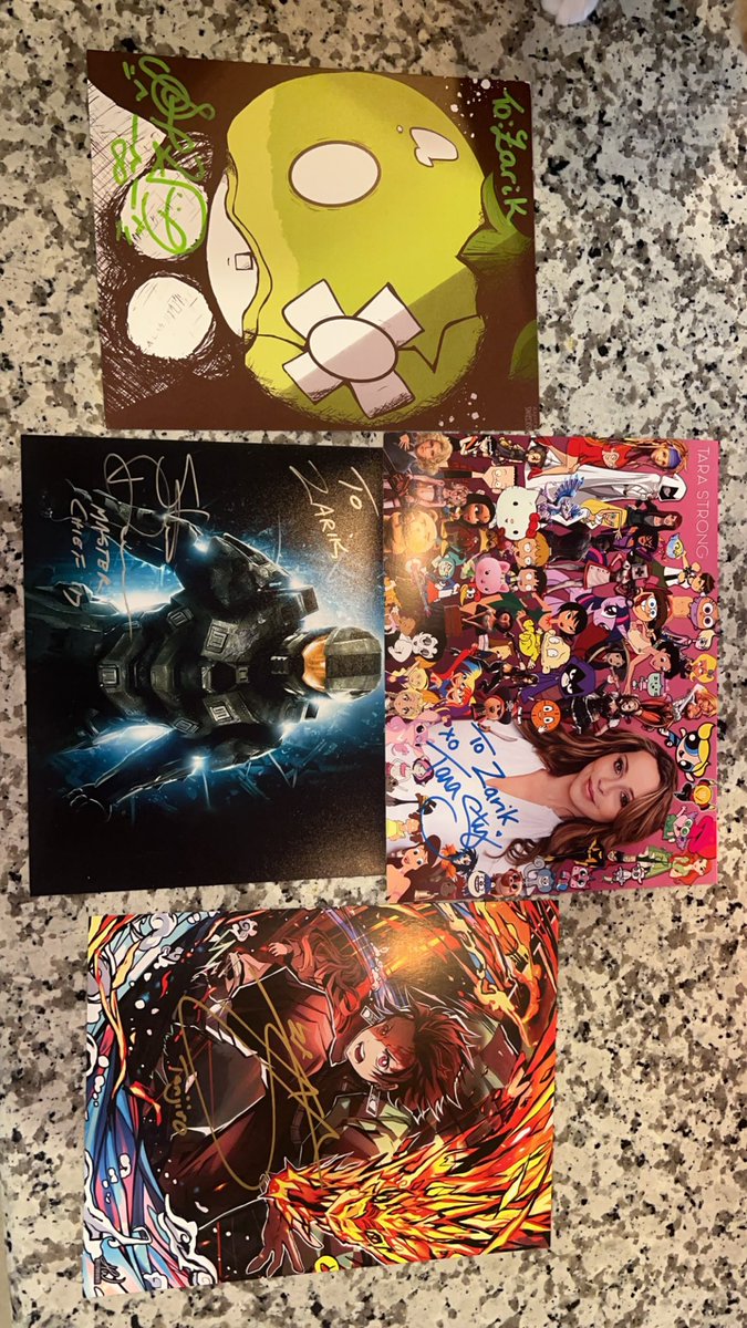 TheZarikChannel's tweet photo. Got to meet five (that’s a good number) amazing people today!  @SteveDownes117 @tarastrong @sarahnatochenny @SarahWiedenheft and @airzach was nice enough to have a long talk about future careers! 😭🙌🏻 https://t.co/ziQrwJZVx0