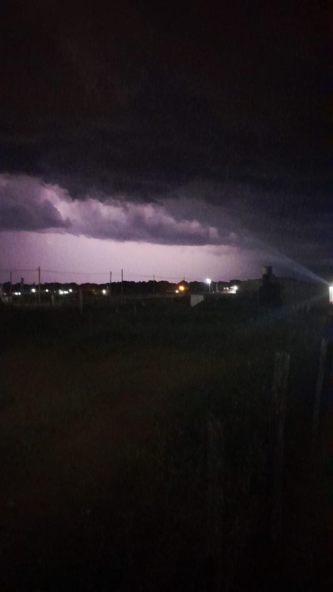 Soniam82's tweet photo. @LucianoPereyra durante la tormenta de ayer escuchaba #HastaElAlma para no tener tanto miedo. Esto fue en Nueva Atlantis https://t.co/2y5FiuGFWU