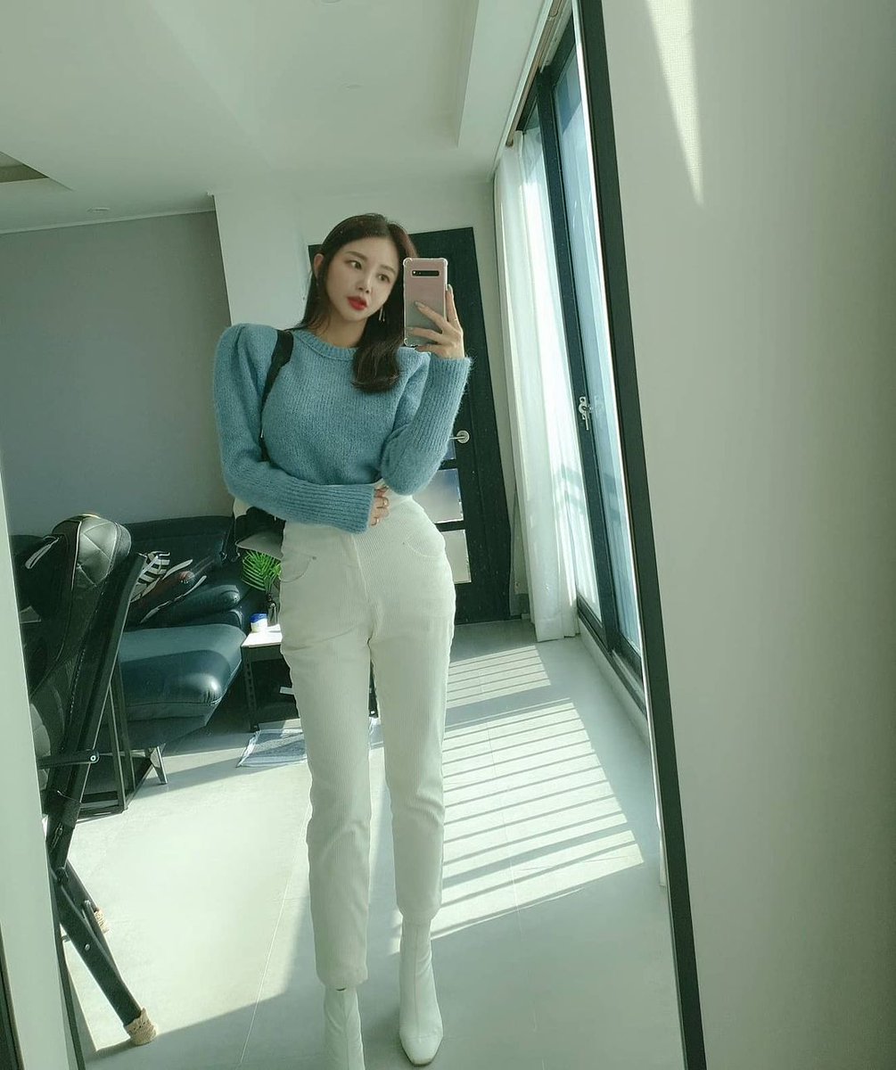 Getting together with college friends and talking about the fiery days of yesteryear makes me nostalgic for who I used to be ......
#Fond memories #happy time