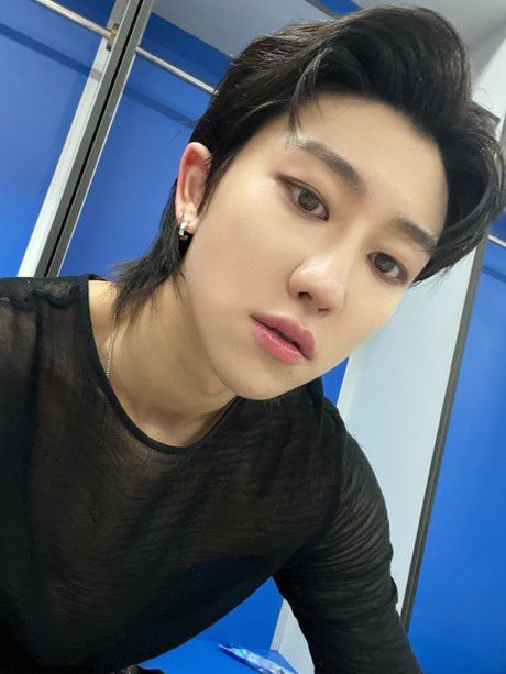 thinking about minghao (@minghaothinker) on Twitter photo 