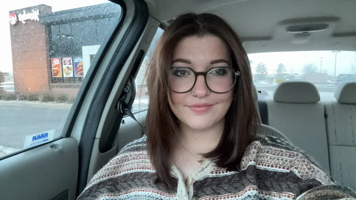 sarah ✺ tweet media