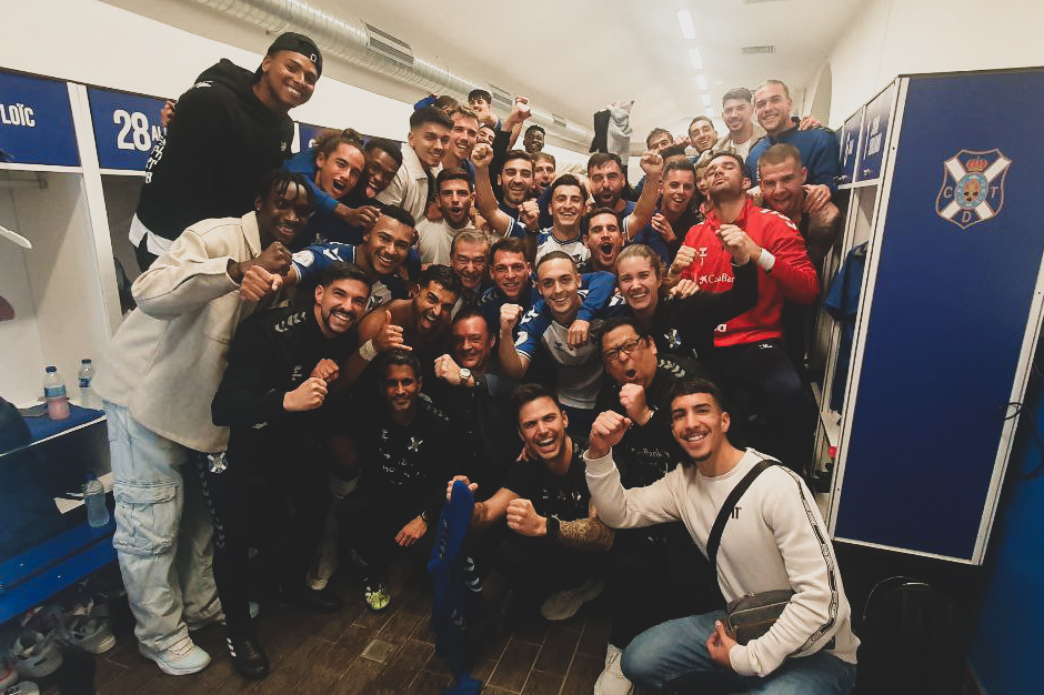 💪🏽 ¡¡¡VAMOOOOOOOOOOSSS!!! 🏆  

🙌🏽 Por y para la afición ⚪️🔵 ¡GRACIAS, GRACIAS Y GRACIAS! 

#DerbiCanario #CopaDelRey #TenerifeLasPalmas (2⃣-0⃣) #YoSoyElTenerife