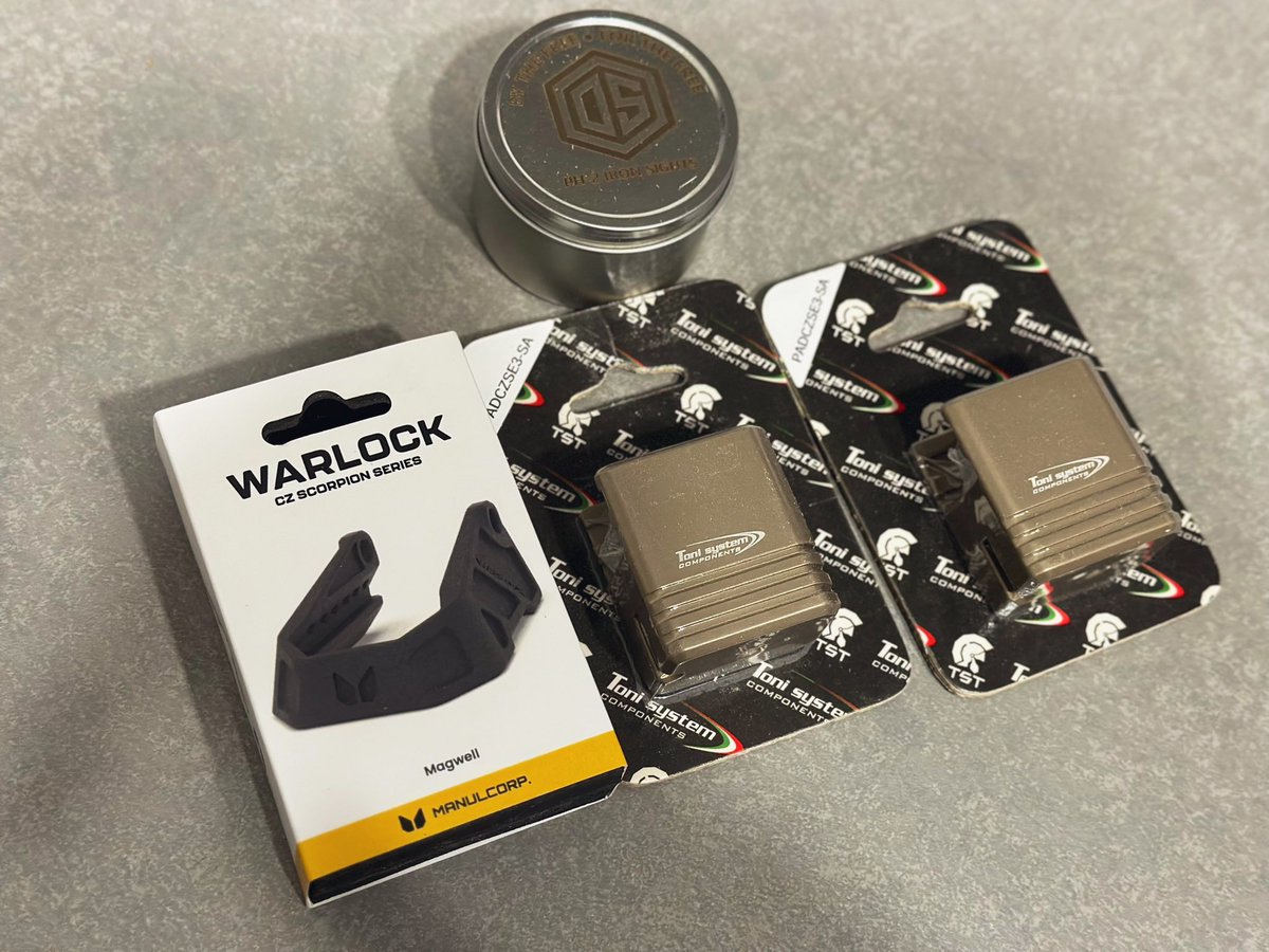 janedoe_cz75's tweet photo. 豪華うれしみセット☺️

#全部CZEVO3用パーツ 

・Occam Defense Solutions 
ODS PH-2 アイアンサイト フロント&リア

・MANULCORP 
WARLOCK マグウェル
for CZ SCORPION EVO3

・Tonisystem 
マガジンベースパッド+5 rounds
for CZ SCORPION EVO3
#manulcorp #tonisystem #occamdefensesolutions 

EVO3大体実パ使えるの楽しい☺️
 #cz #czusa #czub #Ceskazbrojovka #czguns #czevo3 #EVO3custom #evo3a1カスタム #evo3a1