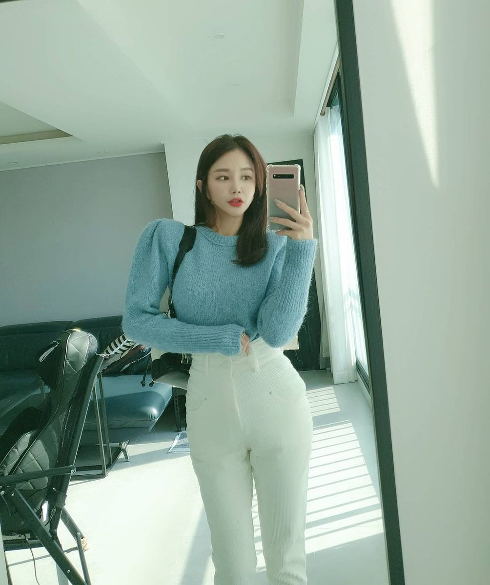 Getting together with college friends and talking about the fiery days of yesteryear makes me nostalgic for who I used to be ......
#happy time #Fond memories