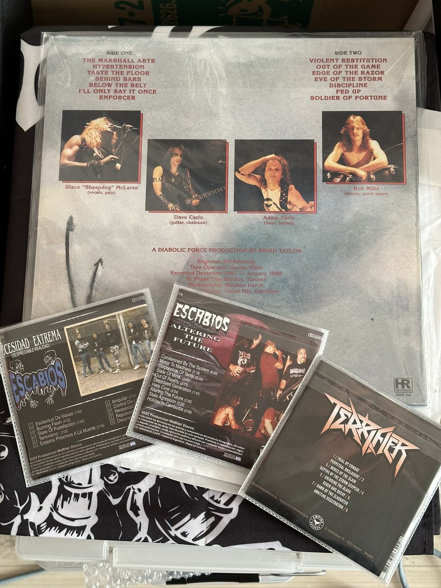 shishineko44225's tweet photo. #昨日聴いていたメタル盤💿

#RAZOR
#VIOLENTRESTITUTION
#vinyl #LP

#TERRIFIER
TRAMPLE THE WEAK，DEVOUR THE DEAD

#ESCABIOS
#NECESIDADEXTREMA
#DESPRECIABLEREALIDAD

#ESCABIOS
#ALTERINGTHEFUTURE https://t.co/oa2DFunv47