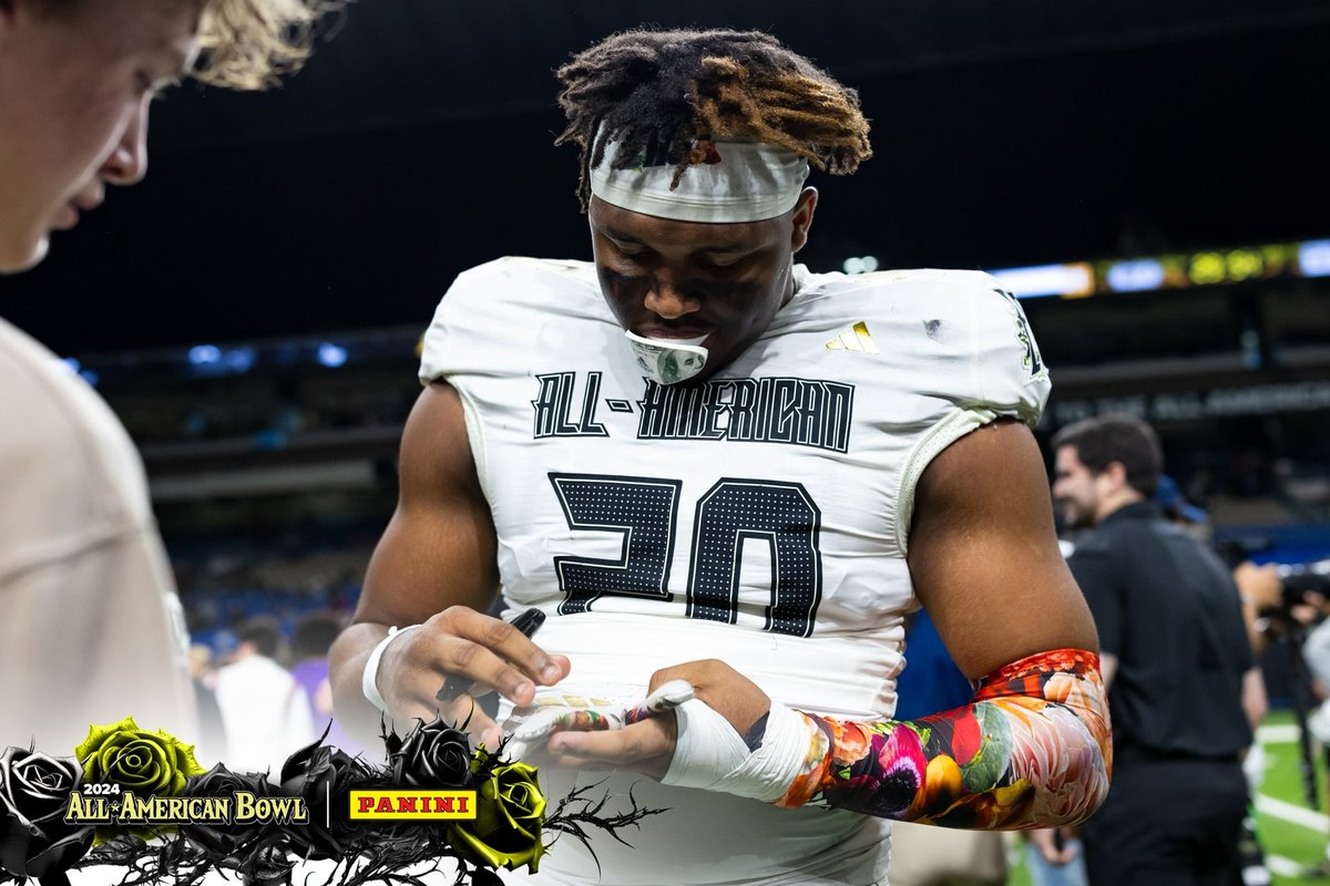 AABonNBC's tweet image. Week to Remember 

#AABCO2ON4TION 👑🌹🏈

#AllAmericanBowl 🇺🇸