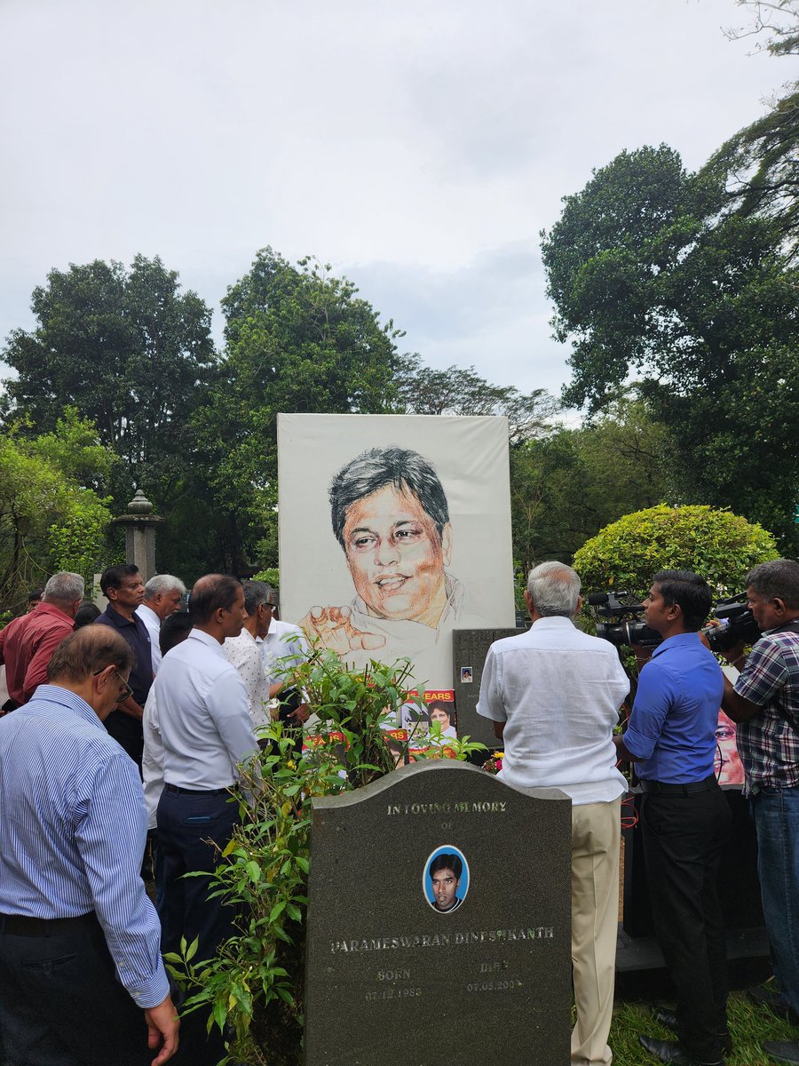 Remembering Lasantha on the 15th anniversary of his murder #LasanthaWickrematunge #LestWeForget #neverforget #JournalismIsNotACrime #DontKillTheMessenger